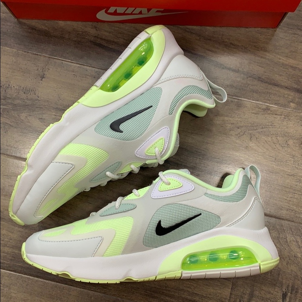 W NIKE AIR MAX 200 - Picture 4 of 16